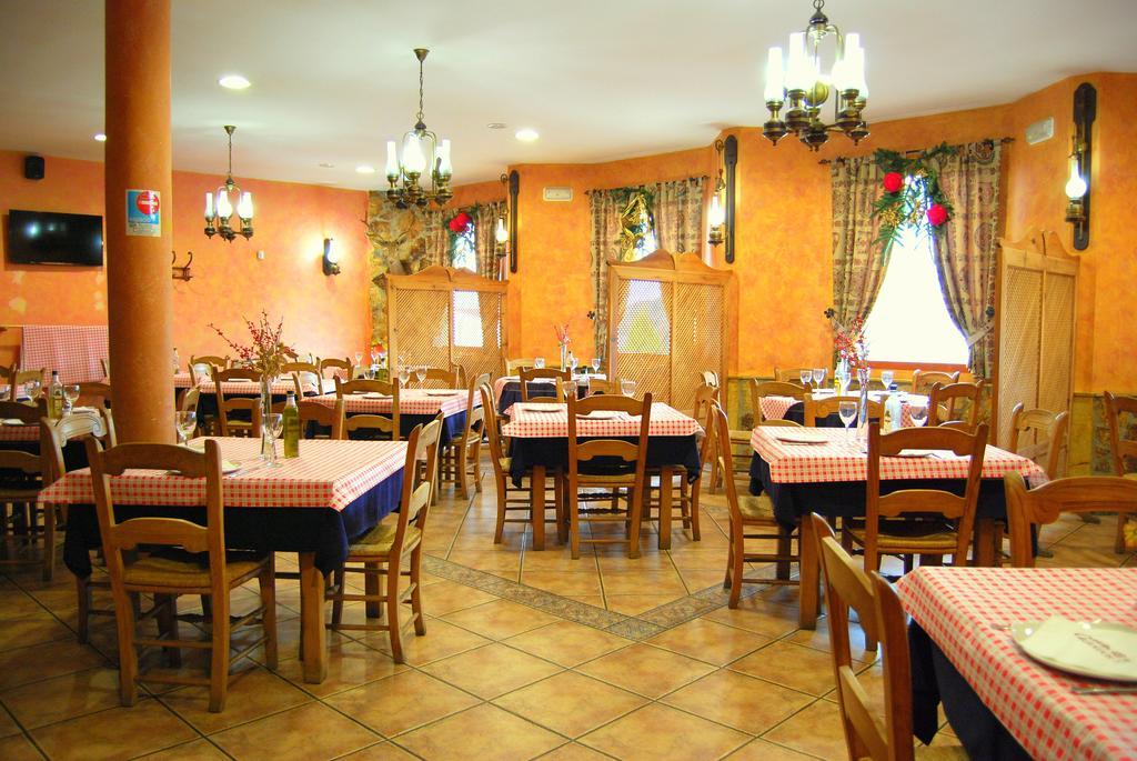 Hostal Meson Arboleas Exterior photo